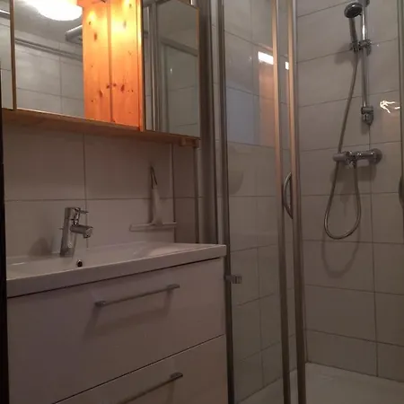 Haus Gmeiner, * 比兹奥